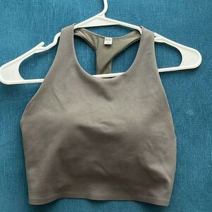 Never used Uniqlo sports bra comes with padding